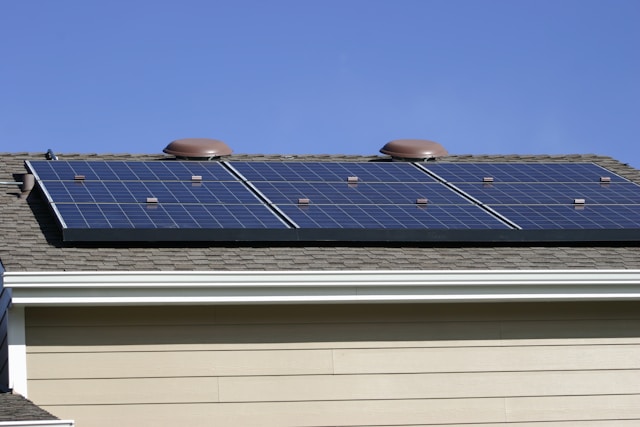 a-solar-panel-on-the-roof-of-a-house-